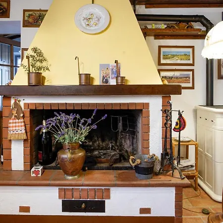 4 Bedroom Lovely In Cetona