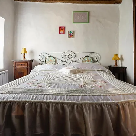 4 Bedroom Lovely In Cetona
