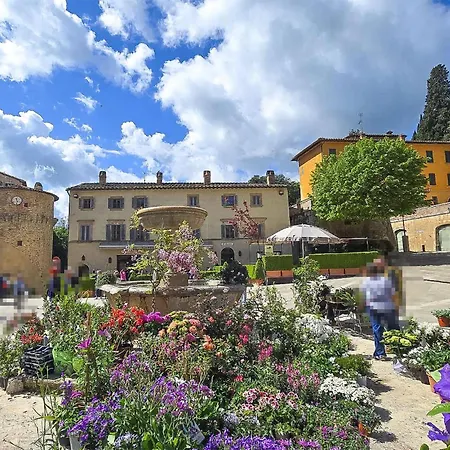 4 Bedroom Lovely In Cetona